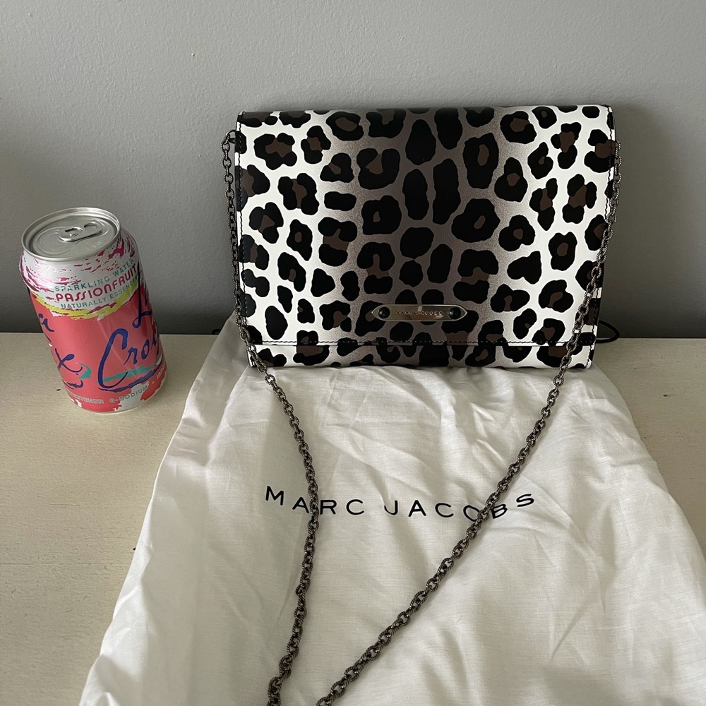 Marc Jacobs leather clutch purse bag crossbody authentic wallet cross chain